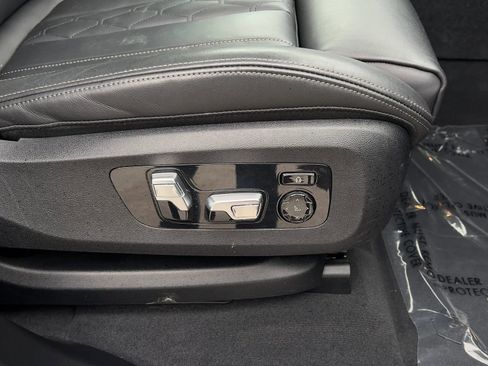 Used 2020 BMW X5 M50i w/ Executive Package AWD/4WD image 18