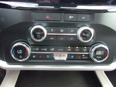Used 2022 Ford Expedition Limited AWD/4WD image 25