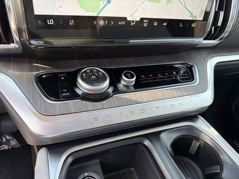New 2026 Ford Expedition Platinum w/ Platinum Ultimate Package AWD/4WD image 28
