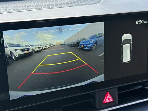 Used 2026 Kia Carnival EX image 22