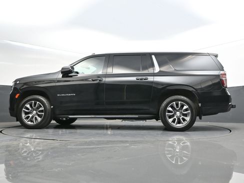 Used 2023 Chevrolet Suburban LT w/ Luxury Package image 48