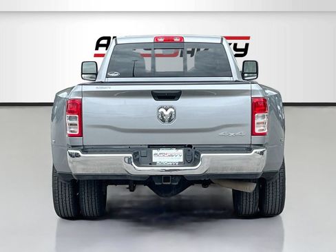 Used 2024 RAM 3500 Tradesman w/ Chrome Appearance Group AWD/4WD image 6