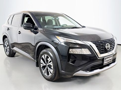 Used 2021 Nissan Rogue SV FWD image 3
