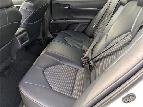 Used 2020 Toyota Camry SE image 16