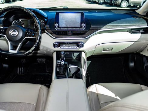 Used 2019 Nissan Altima 2.5 Platinum image 11