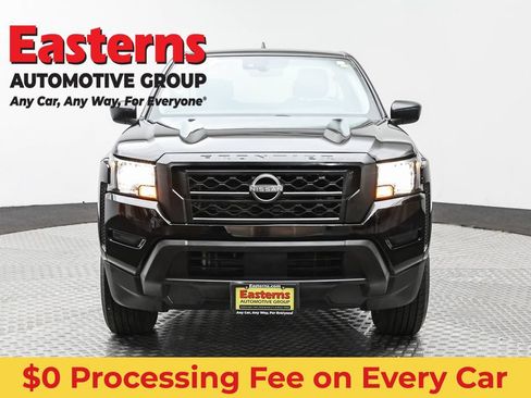 Used 2022 Nissan Frontier S RWD image 2