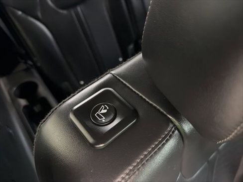 Used 2024 Kia Sorento S FWD image 10