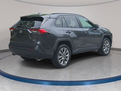Used 2023 Toyota RAV4 XLE Premium FWD image 5