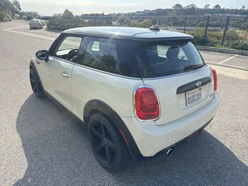 Used 2016 MINI Cooper 2-Door Hardtop image 4