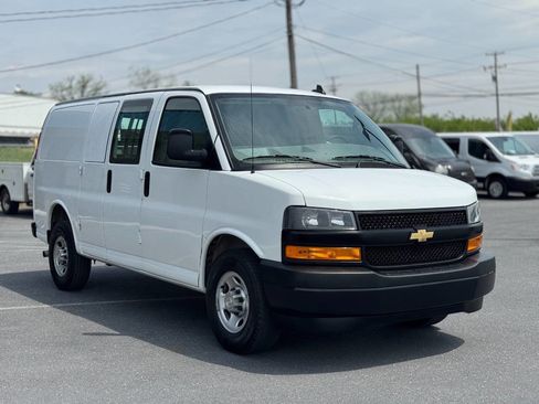 Used 2021 Chevrolet Express 2500 w/ Driver Convenience Package RWD image 3