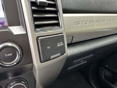 Used 2020 Ford F250 Lariat w/ Tremor Off-Road Package AWD/4WD image 21
