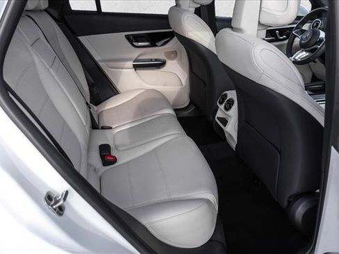 Certified 2025 Mercedes-Benz GLC 300 4MATIC image 22