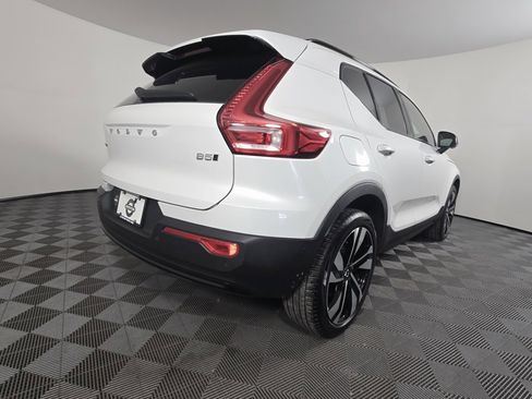 Certified 2023 Volvo XC40 B5 Plus w/ Driver Assist Package image 5