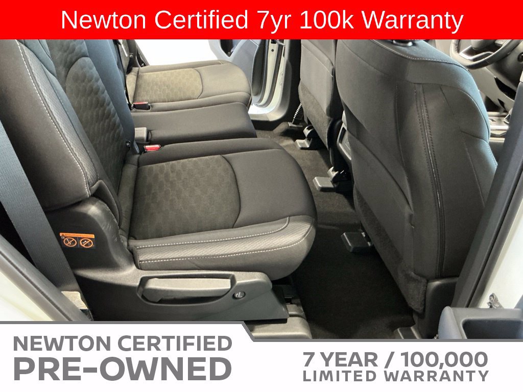 Used 2024 Nissan Pathfinder SV FWD image 17