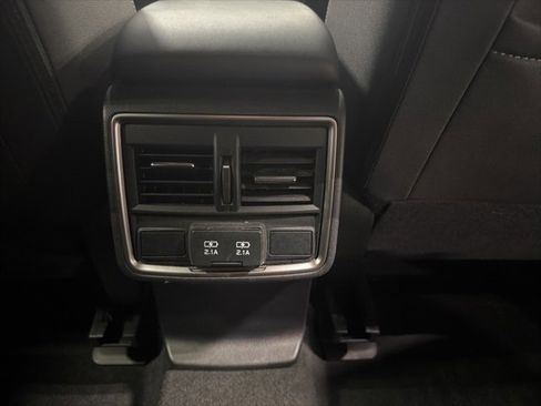 Used 2019 Subaru Forester Premium image 23