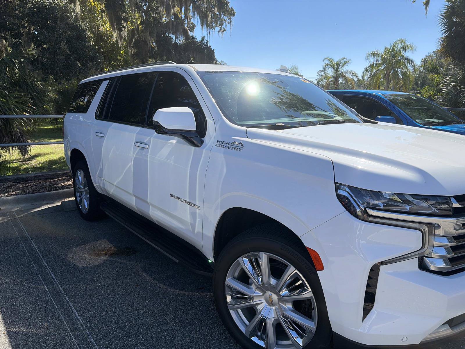 Used 2024 Chevrolet Suburban High Country AWD/4WD image 3