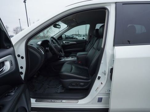 Used 2018 Nissan Pathfinder SL w/ Midnight Edition Package image 11