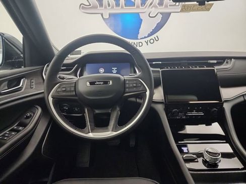 New 2025 Jeep Grand Cherokee L Limited w/ Luxury Tech Group II image 17