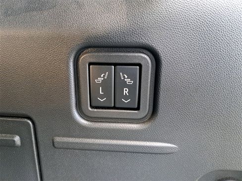 New 2025 GMC Hummer EV 2X w/ Extreme Off-Road Package image 13