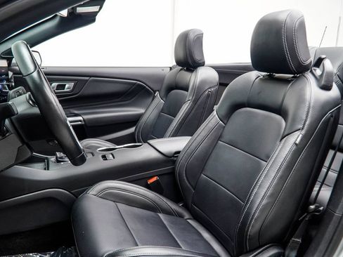 Used 2025 Ford Mustang Premium RWD image 36