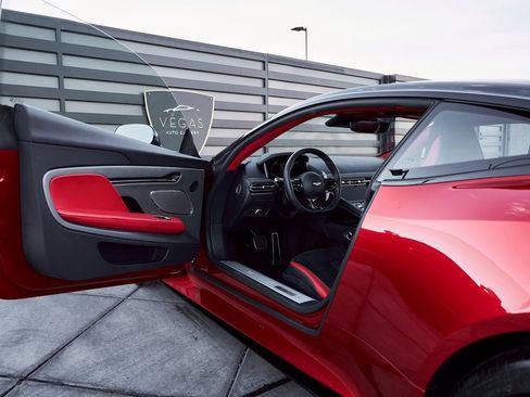 Used 2024 Aston Martin DB12 Coupe image 25