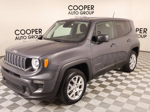 Used 2023 Jeep Renegade Latitude AWD/4WD image 10