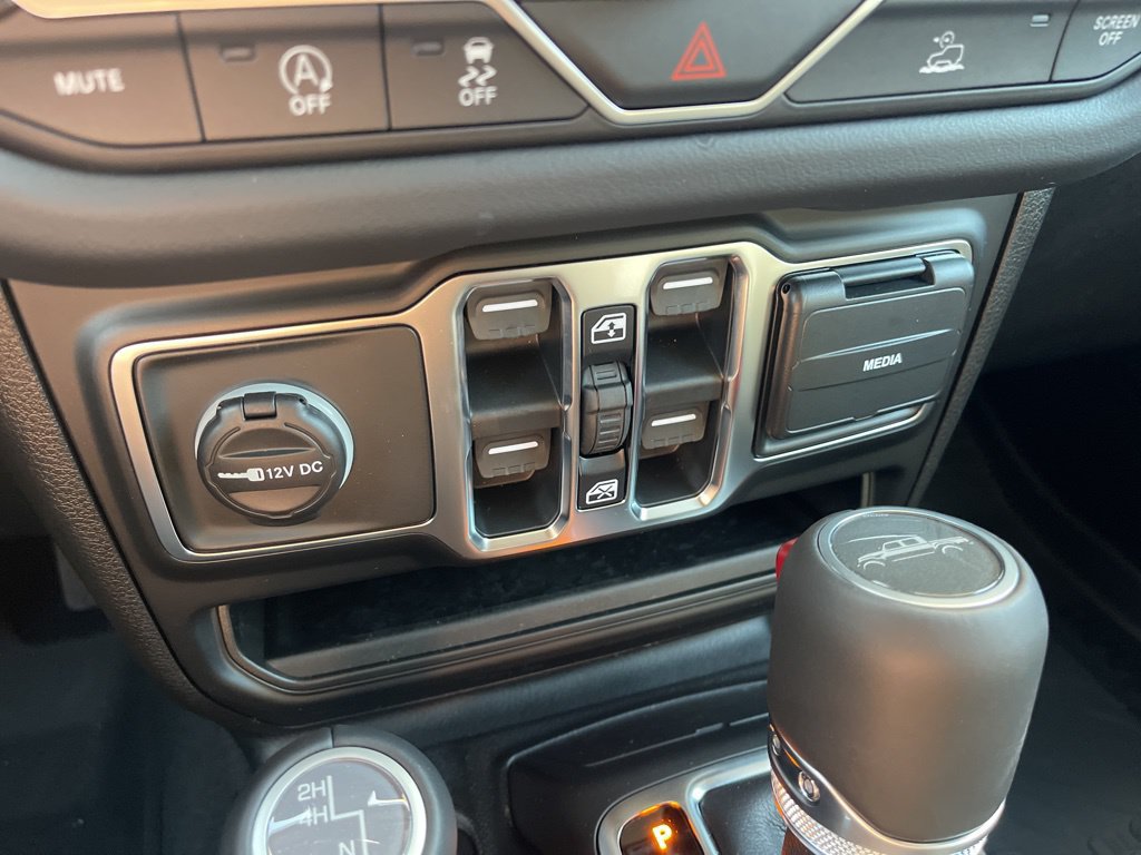 New 2026 Jeep Gladiator Sport AWD/4WD image 10