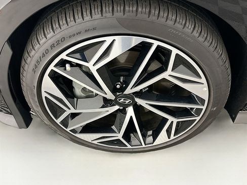 Used 2023 Hyundai Ioniq 6 Limited image 11