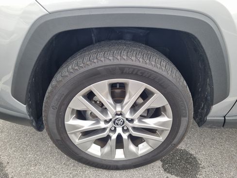 Used 2023 Toyota RAV4 XLE Premium FWD image 8