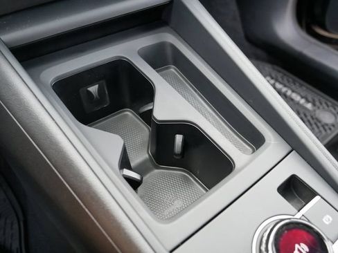 Certified 2026 Volkswagen Tiguan SE AWD/4WD image 34