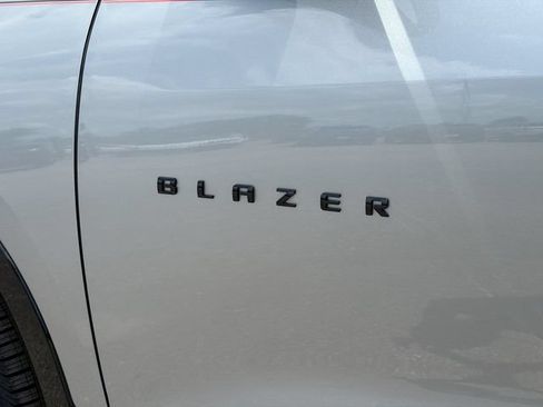 Used 2024 Chevrolet Blazer RS w/ Driver Confidence II Package FWD image 10