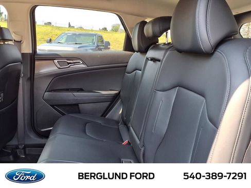 Used 2023 Kia Sportage EX image 36