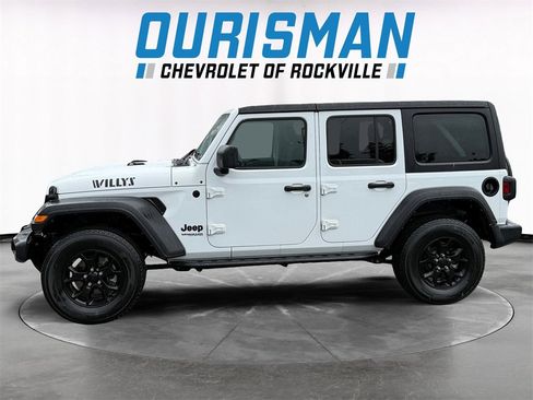 Used 2022 Jeep Wrangler Unlimited Sport image 3