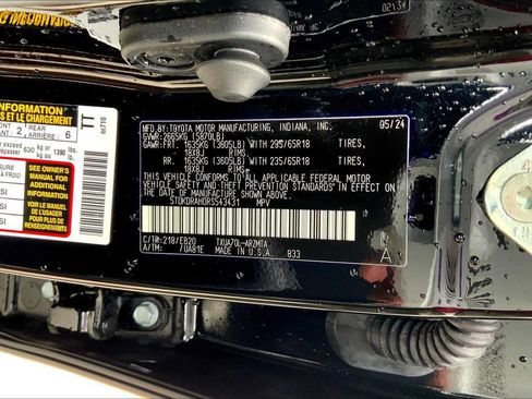 Used 2024 Toyota Highlander XLE FWD image 35