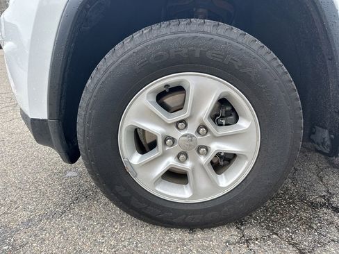 Used 2016 Jeep Grand Cherokee Laredo w/ Quick Order Package 23E image 35