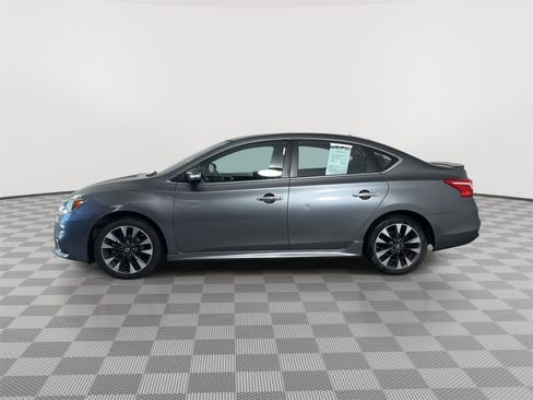 Used 2016 Nissan Sentra SR w/ SR Premium Package FWD image 4
