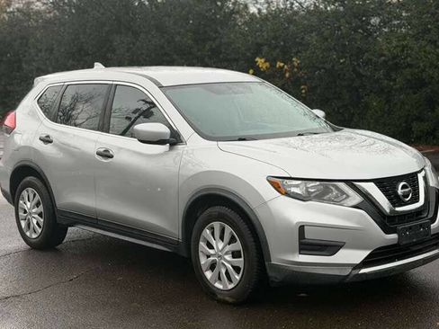 Used 2017 Nissan Rogue S image 8