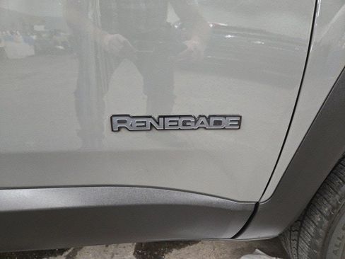 Used 2022 Jeep Renegade Altitude image 22
