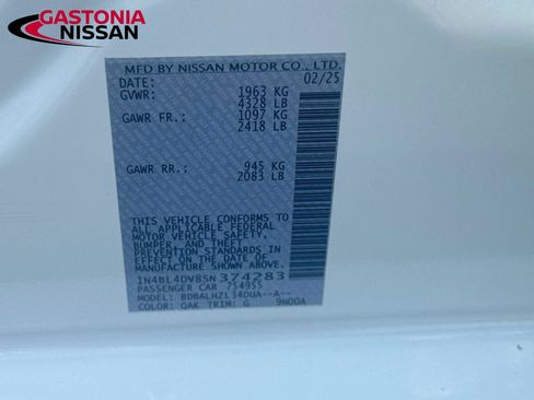 Used 2025 Nissan Altima 2.5 SV FWD image 36
