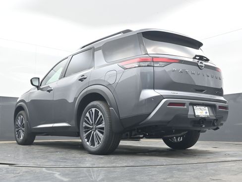New 2026 Nissan Pathfinder Platinum FWD image 29