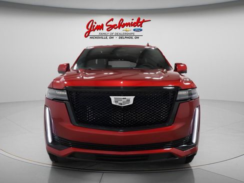 Used 2024 Cadillac Escalade ESV Sport Platinum w/ LPO, ONYX Package image 3