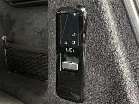 Used 2023 Land Rover Range Rover Sport SE image 20