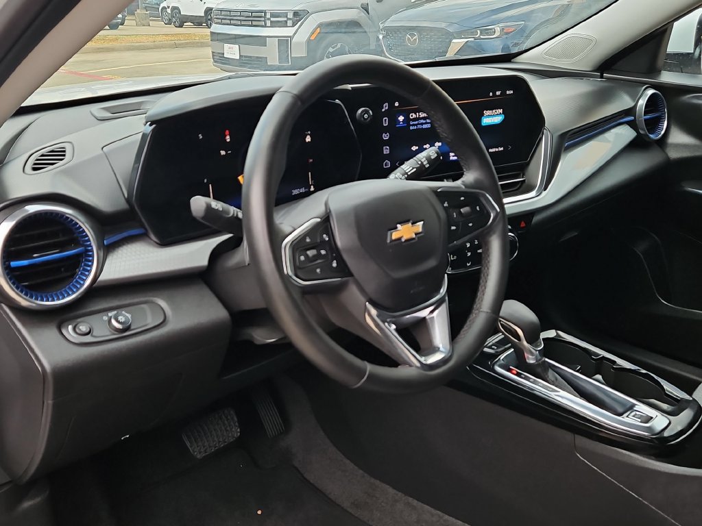 Used 2025 Chevrolet Trax LT w/ LT Convenience Package FWD image 15