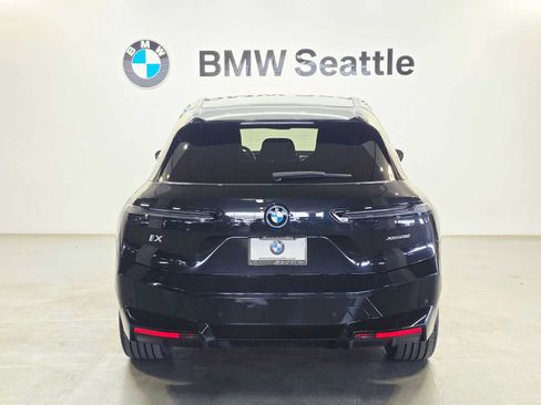 Used 2024 BMW iX xDrive50 w/ Sport Package AWD/4WD image 5