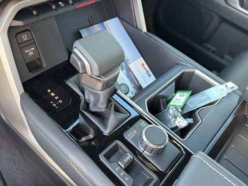 New 2026 Toyota Tundra Limited AWD/4WD image 28