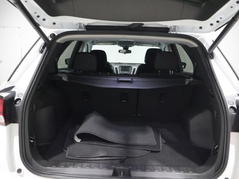 Used 2023 Chevrolet Equinox LT w/ Driver Convenience Package AWD/4WD image 4