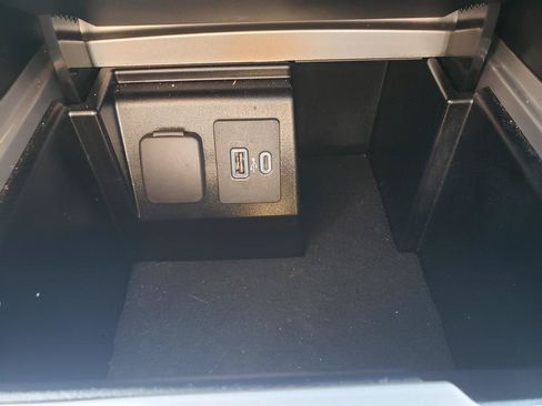 Used 2022 Ford Explorer 4WD image 18