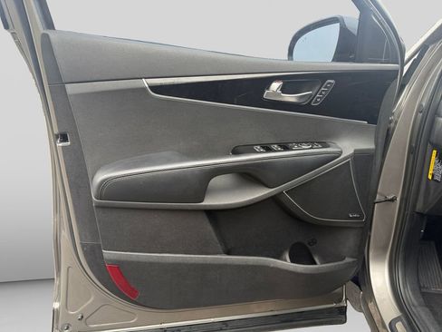 Used 2017 Kia Sorento SX FWD image 16