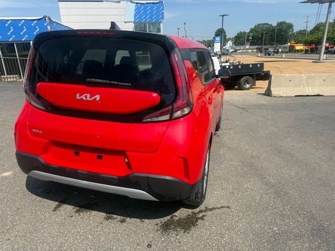 Certified 2024 Kia Soul LX FWD image 7