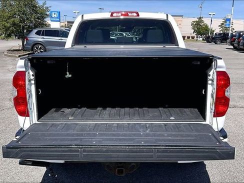 Used 2018 Toyota Tundra Limited w/ Limited Premium Package AWD/4WD image 31
